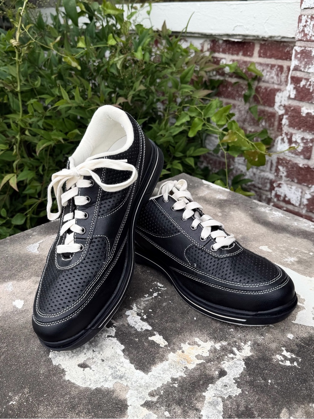 Dexter Turbo Pro Bowling Shoes Mens Sz 12M Black and Cream Colorway